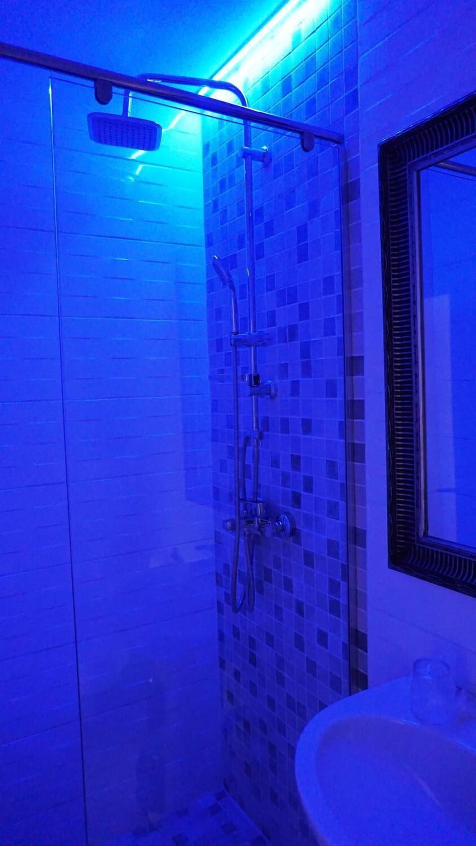 Shower, towels