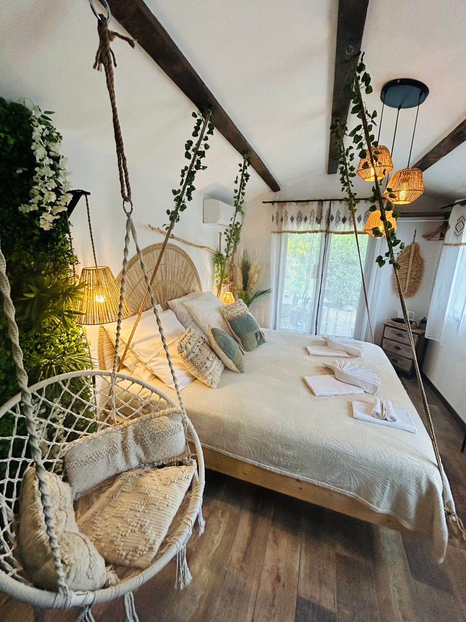 Standard Double Room, 1 Queen Bed, Non Smoking (Chambre Suspendue) | Free WiFi, bed sheets