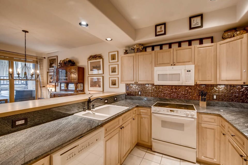 Kitchen - Kitchen