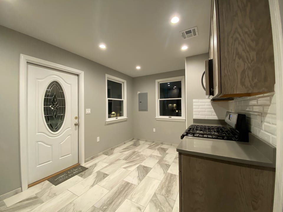 New Table, Plantation shutters, ordered!