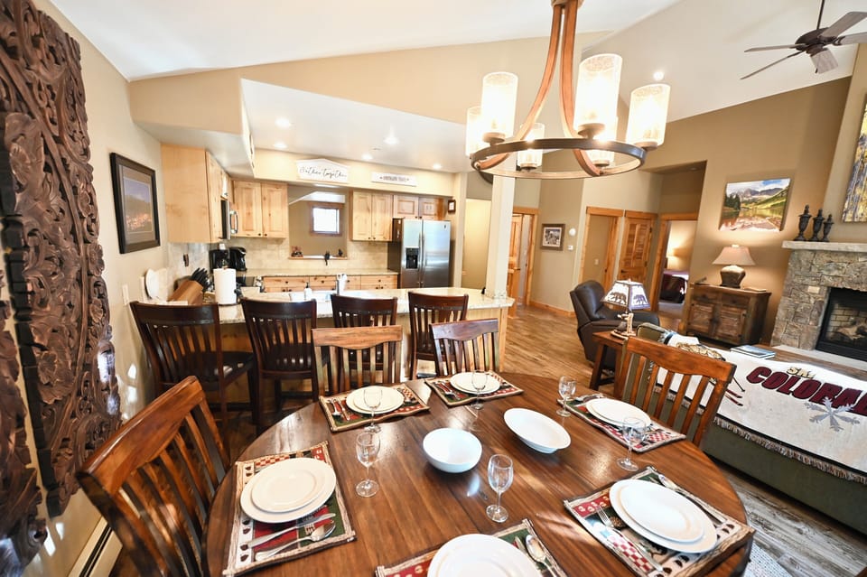 Dining room adjacent to the kitchen and living room. 