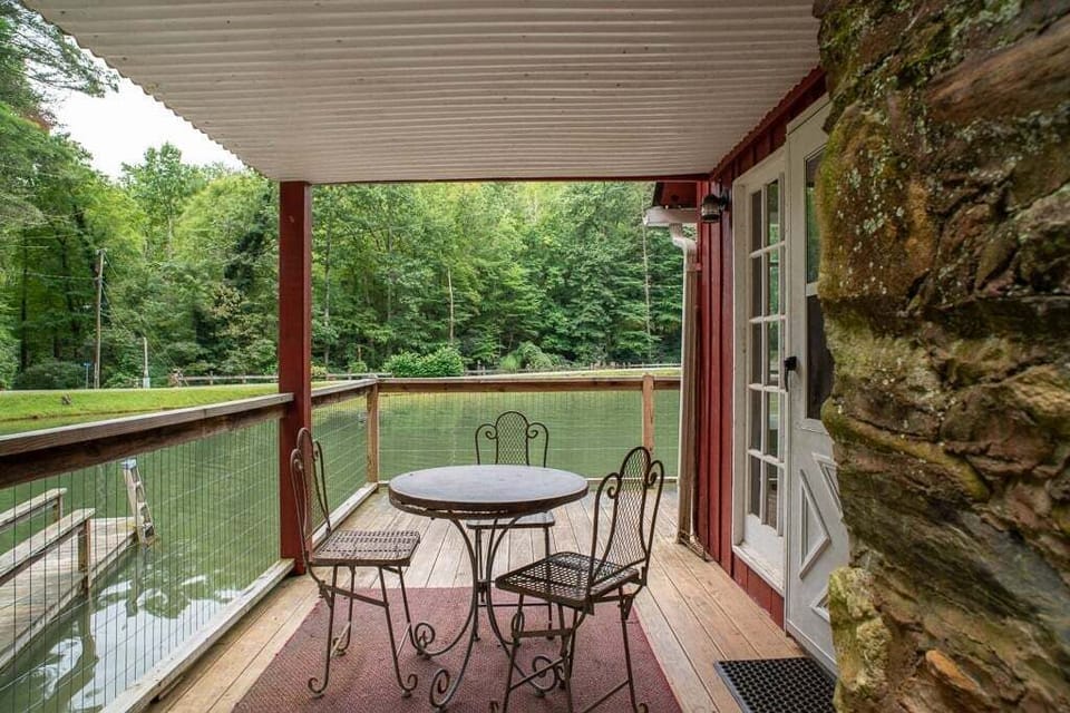 side covered porch