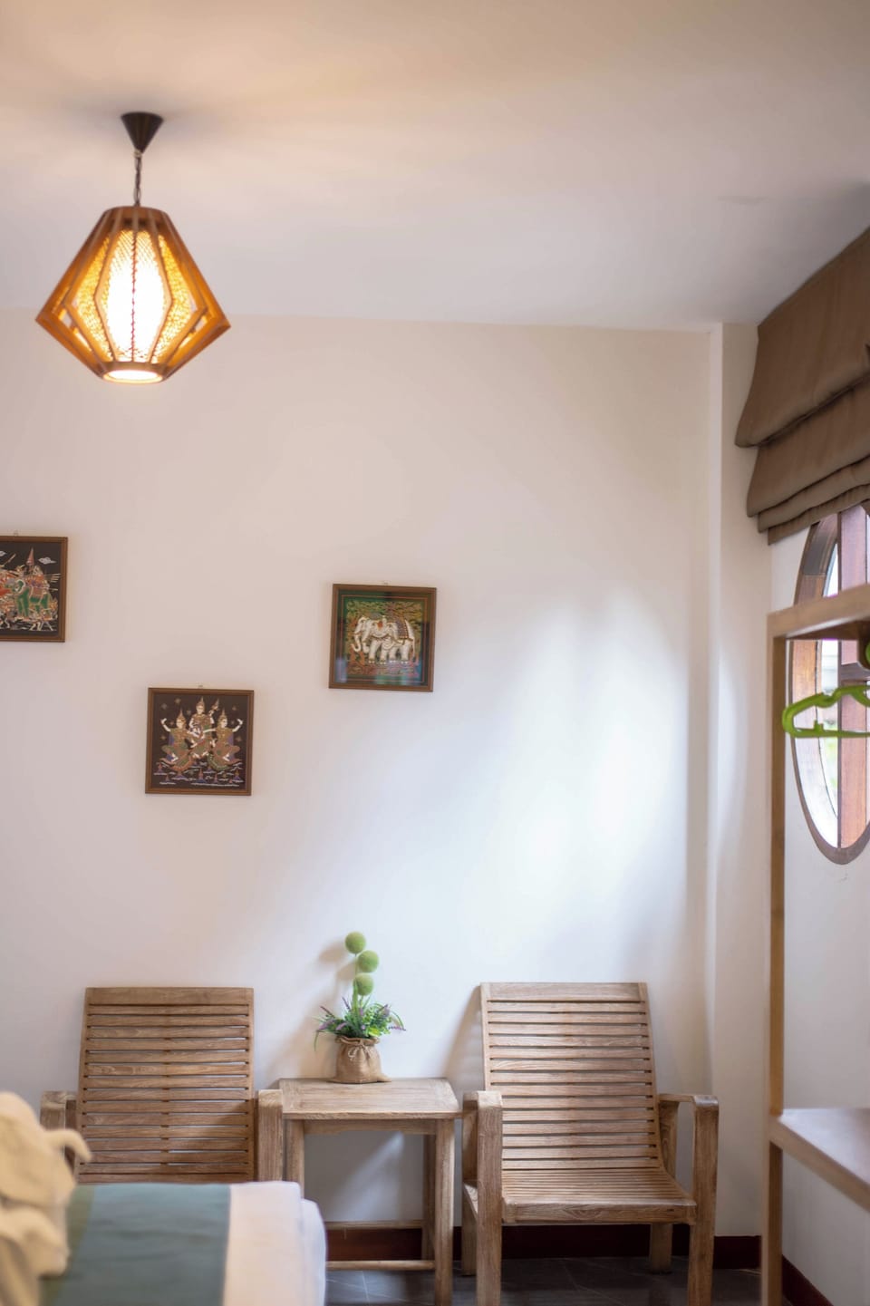 Family Triple Room | Desk, laptop workspace, free WiFi, bed sheets
