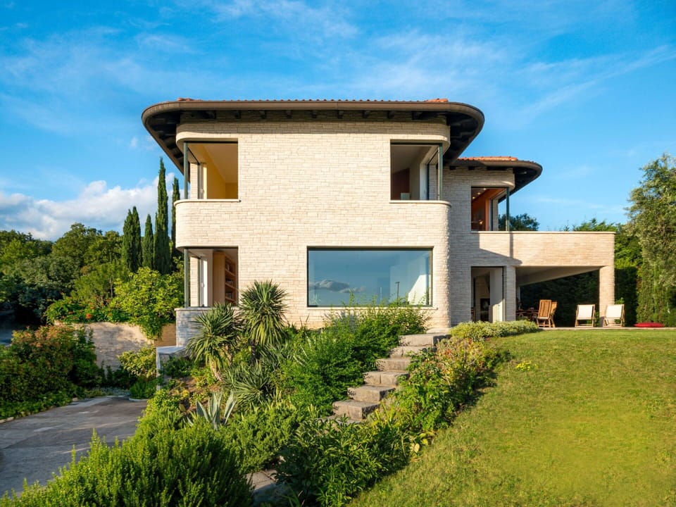 Cloud, Sky, Plant, Property, Window, Building, Tree, House, Land Lot, Grass