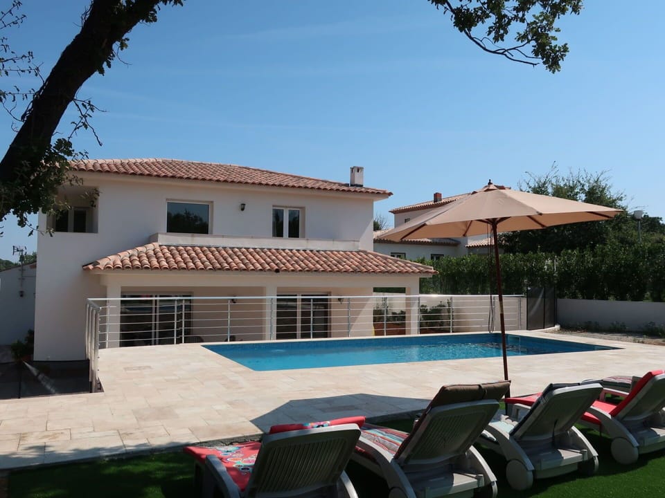 Property, House, Home, Building, Swimming Pool, Real Estate, Architecture, Roof, Patio, Vacation