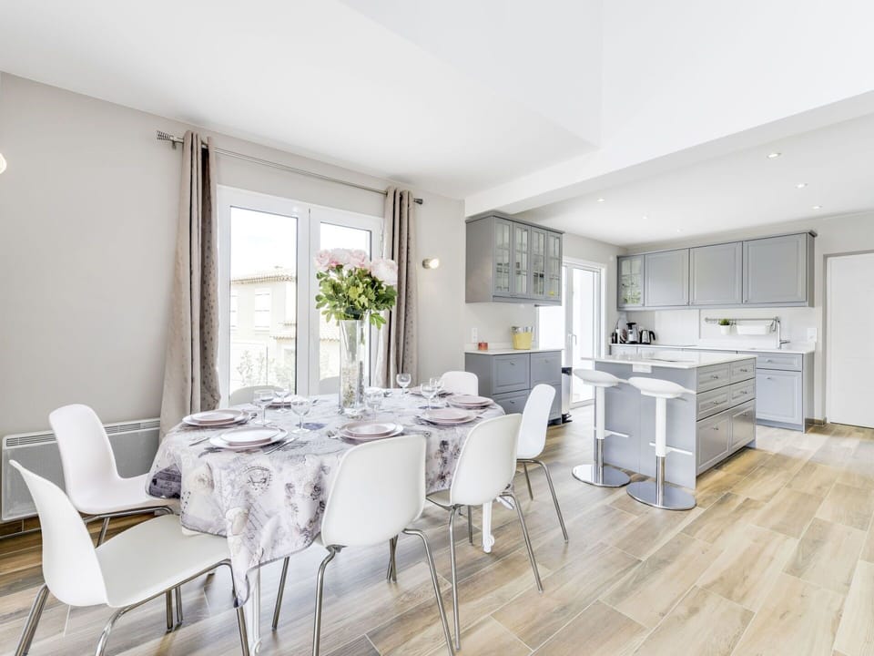White, Room, Property, Furniture, Dining Room, Interior Design, Floor, Building, Table, House