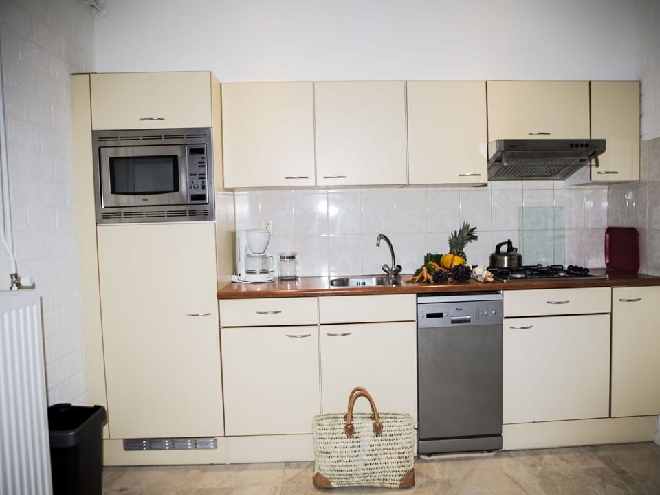 Cabinetry, Countertop, Sink, Property, Kitchen Sink, Building, Kitchen Stove, Kitchen Appliance, Kitchen, Home Appliance