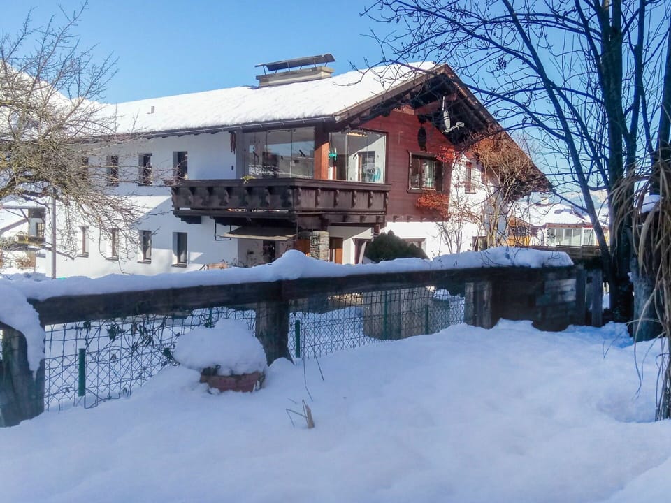 Sky, Snow, Building, Property, Window, Tree, Branch, House, Freezing, Neighbourhood