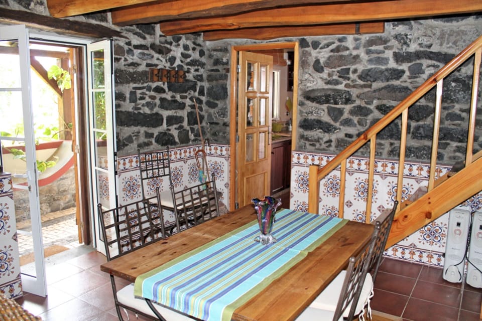 House, 2 Bedrooms | Living area | Flat-screen TV