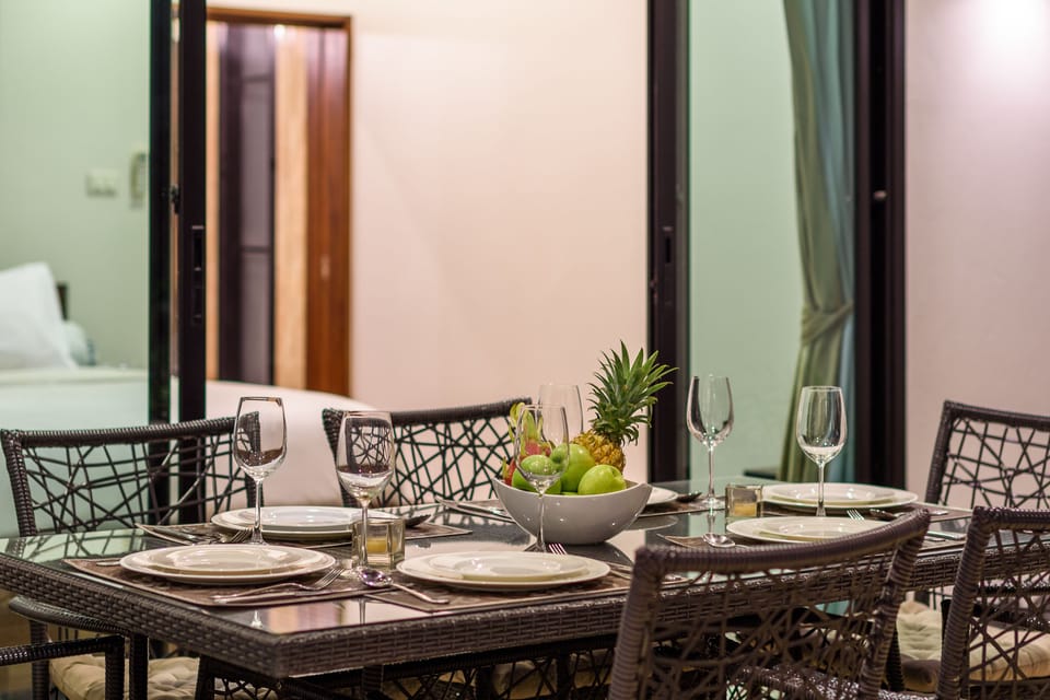 Comfort Villa | In-room dining