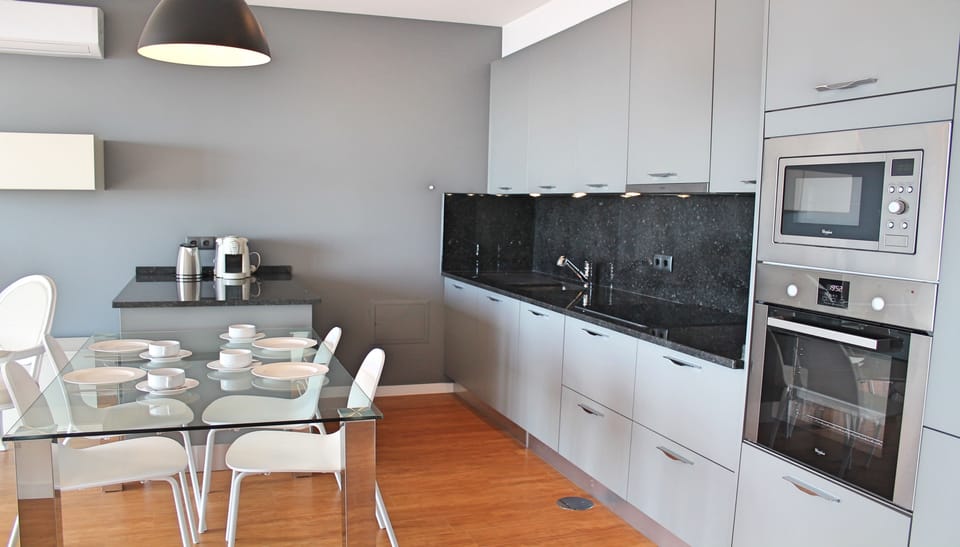 Villa, 3 Bedrooms | Private kitchen | Full-size fridge, microwave, oven, stovetop
