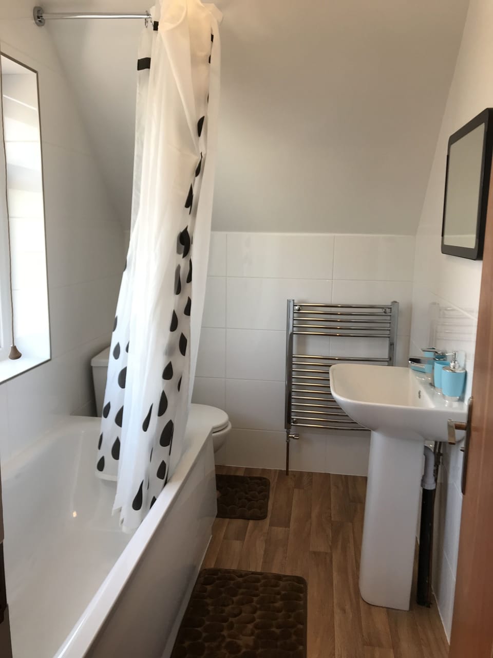 Comfort Twin Room (with bath, Nr 7) | Bathroom sink