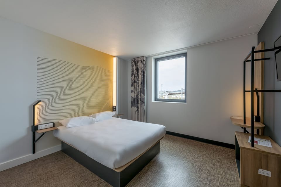 Double Room, Accessible, Non Smoking | Premium bedding, desk, blackout drapes, soundproofing