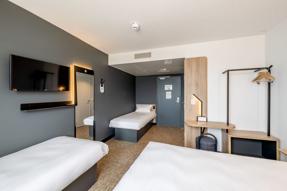 Quadruple Room, Non Smoking | Premium bedding, desk, blackout drapes, soundproofing