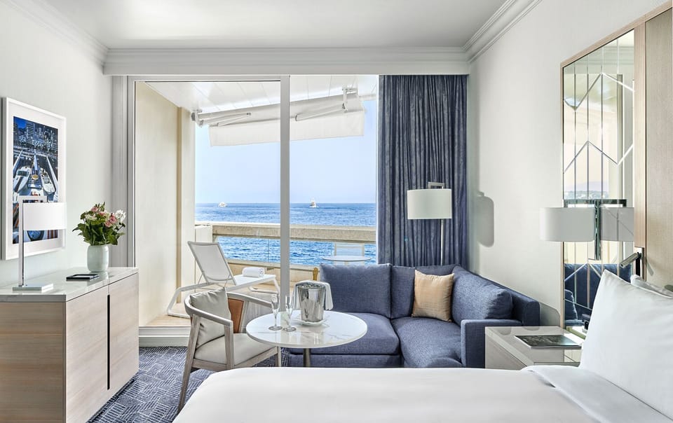 Signature sea view, One kingsize bed | Premium bedding, minibar, in-room safe, individually furnished