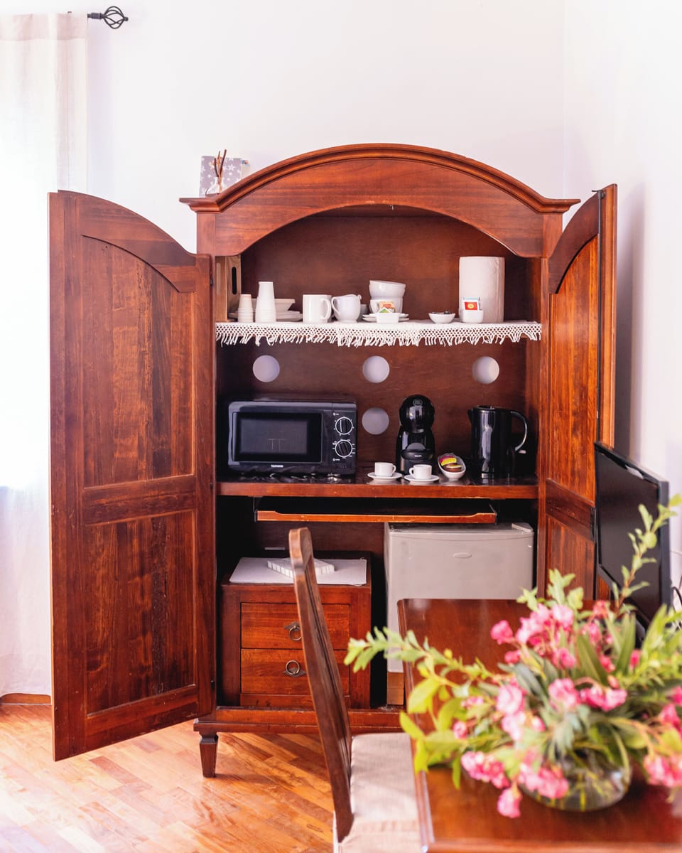 Classic Double Room, Garden View | 4 bedrooms, down comforters, desk, laptop workspace