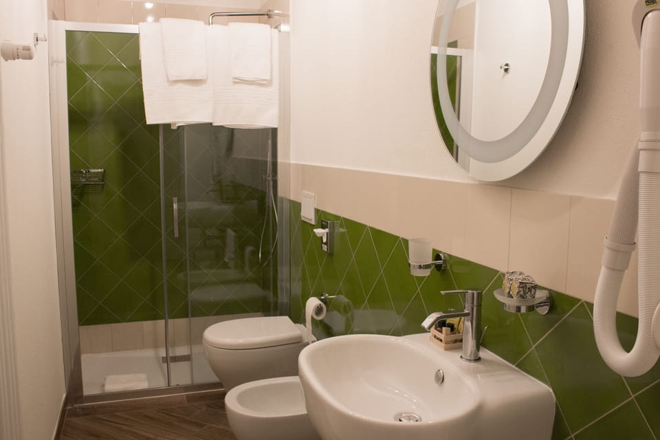 Triple Room | Desk, blackout drapes, soundproofing, rollaway beds