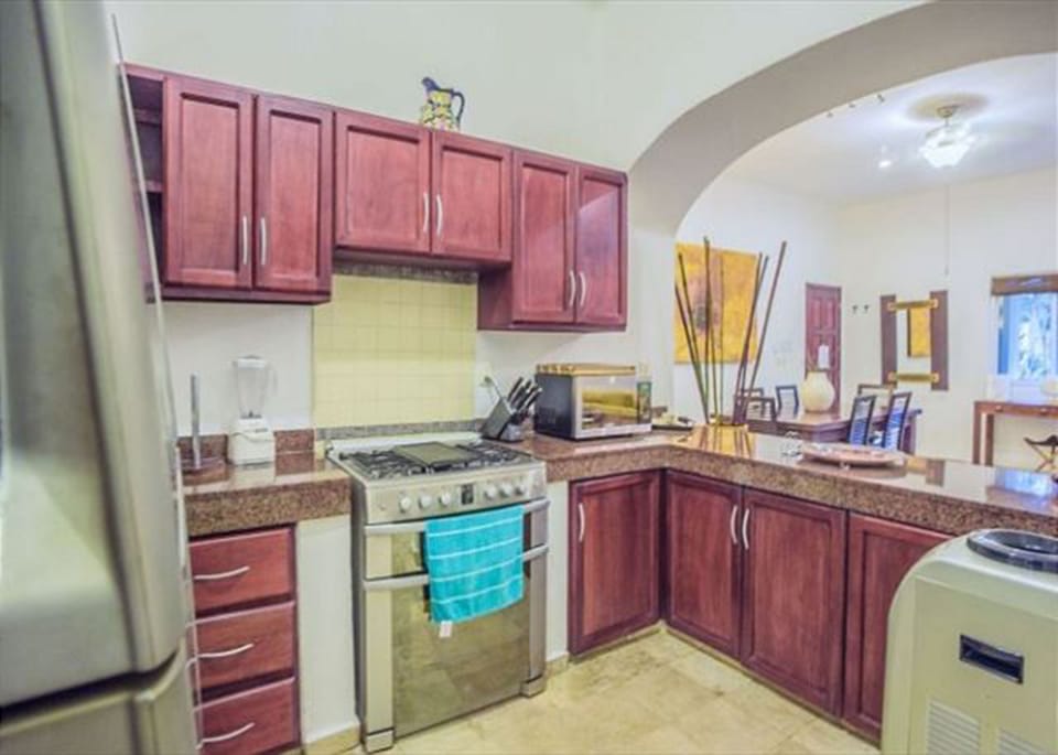 Apartment | Private kitchen | Full-size fridge, microwave, oven, stovetop