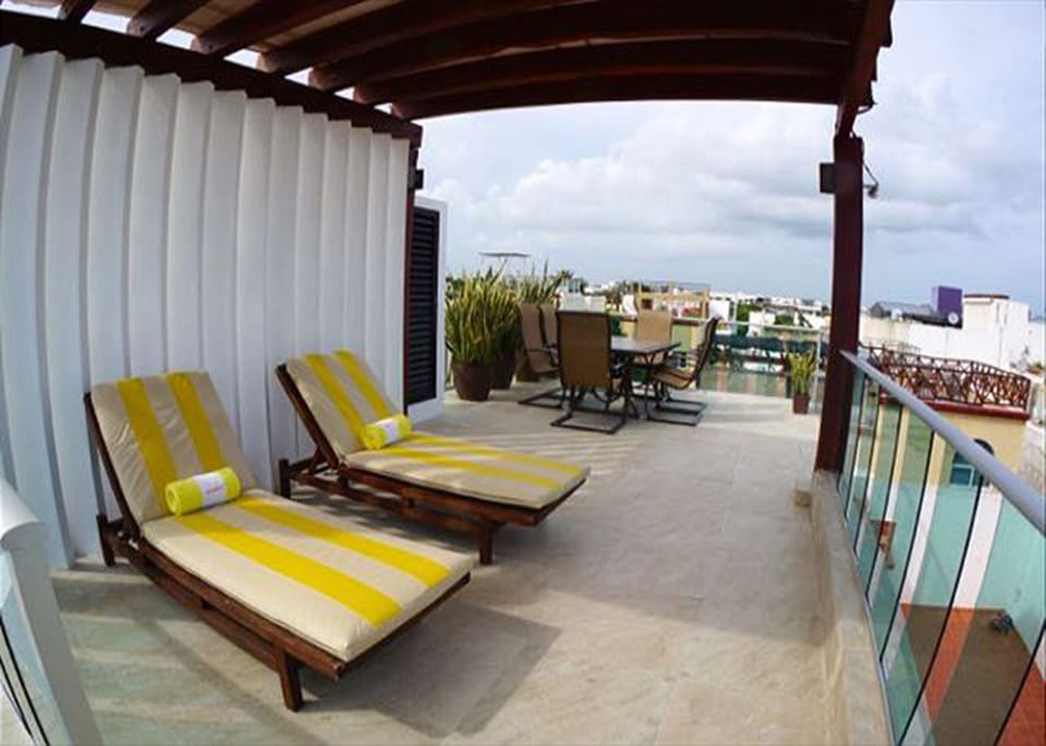 Sundeck