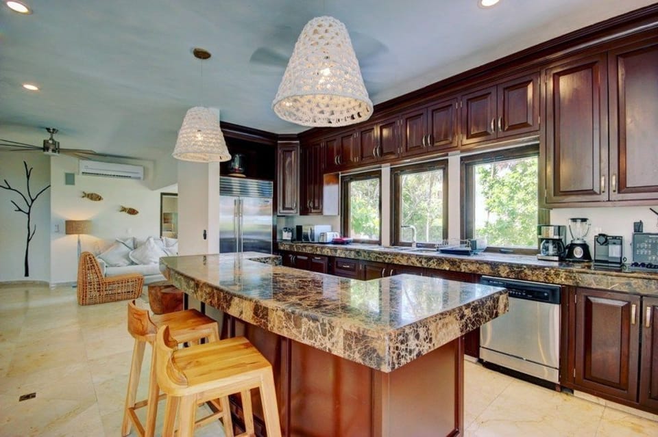 Villa | Private kitchen | Full-size fridge, microwave, oven, stovetop