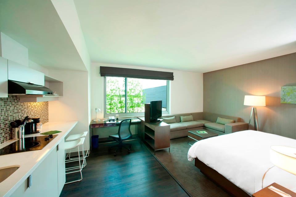 Pillowtop beds, in-room safe, desk, laptop workspace