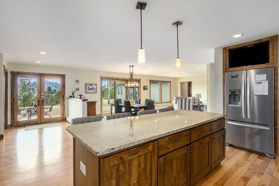 House, 3 Bedrooms | Private kitchen | Coffee/tea maker, fridge, microwave, oven