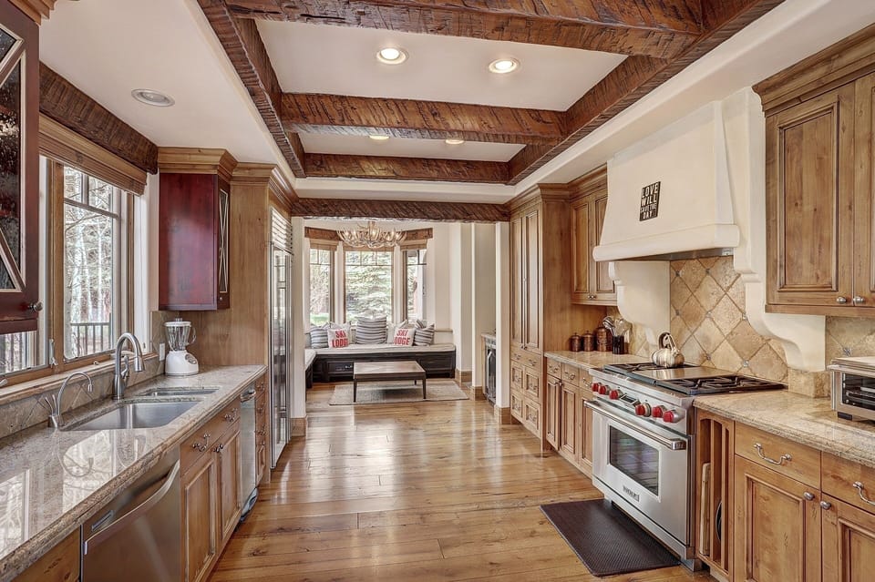 Townhome, 4 Bedrooms | Private kitchen | Fridge, microwave, oven, dishwasher