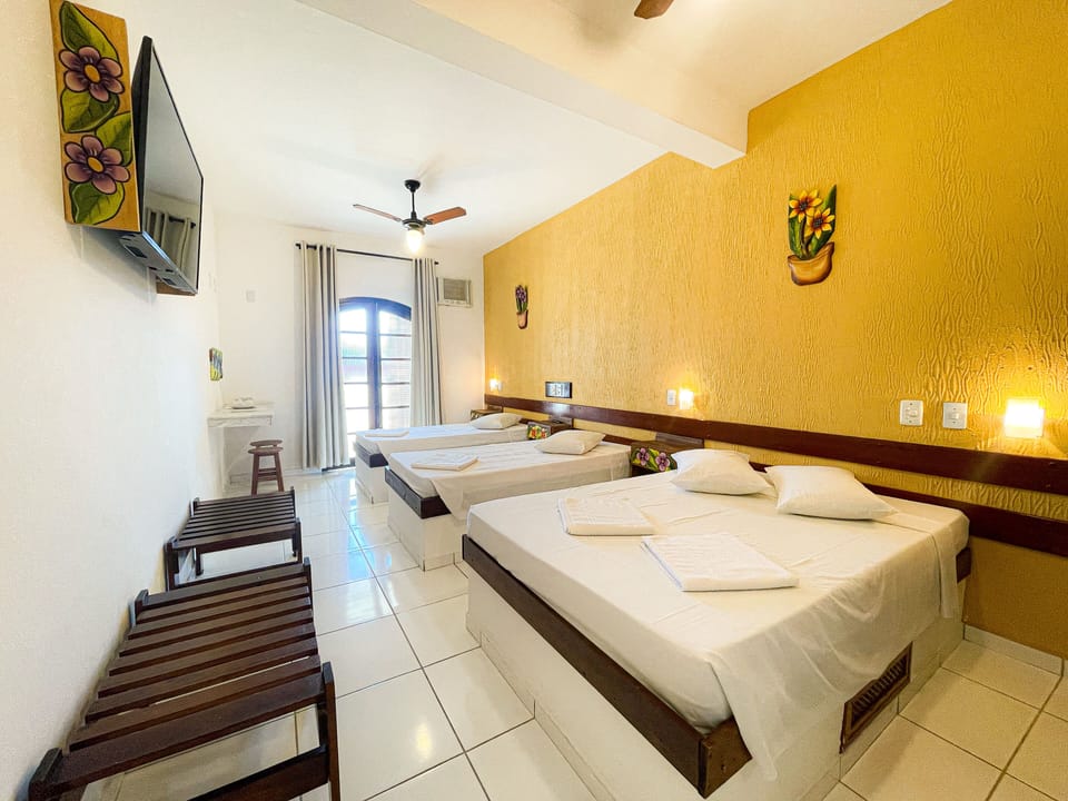 Quadruple Room | Minibar, desk, laptop workspace, WiFi (free)