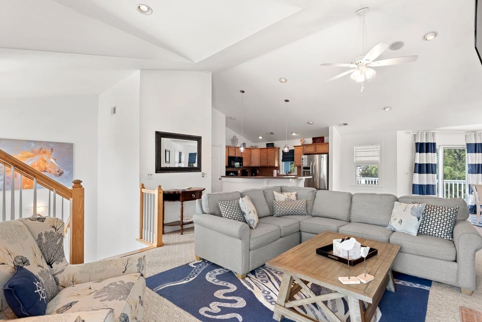 CC131: Sweet Caroline | Top Level Living Area