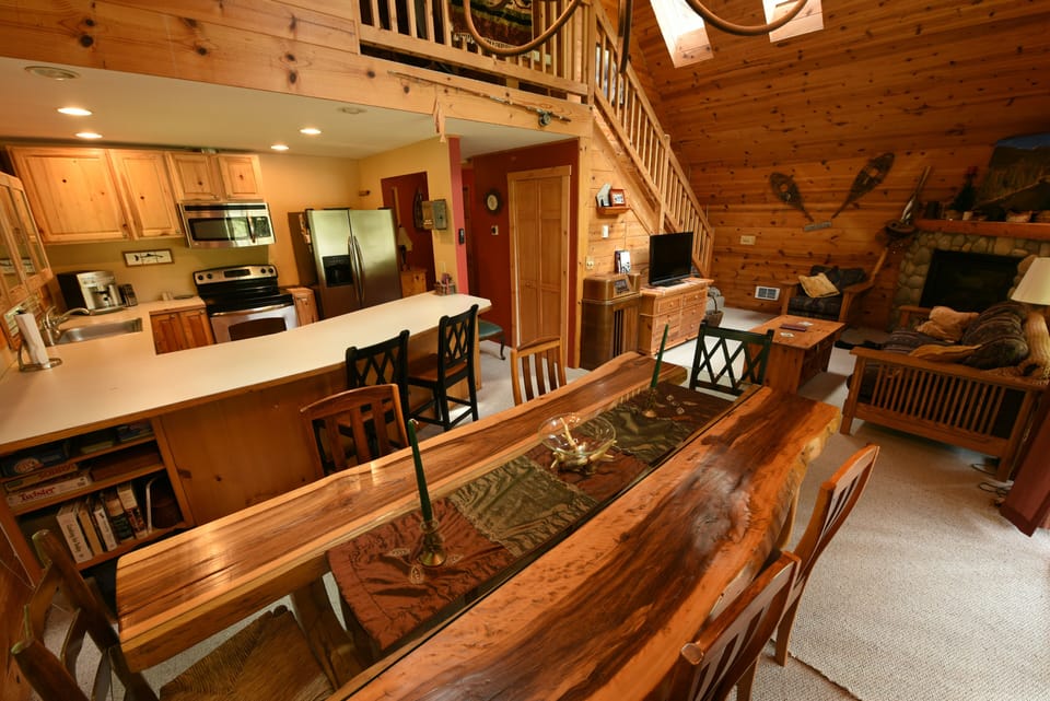Dining table*