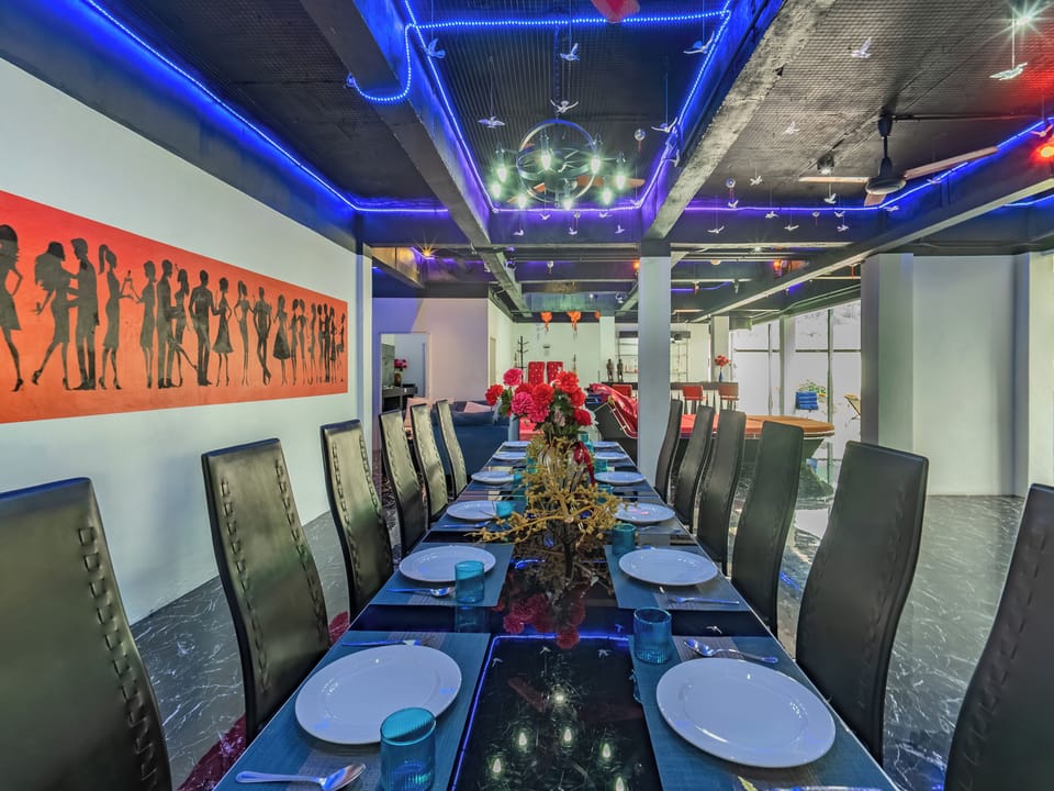 8 Bedrooms Pool Villa | Family dining