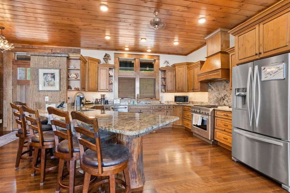 Kitchen with Dining for Five at the Kitchen Island