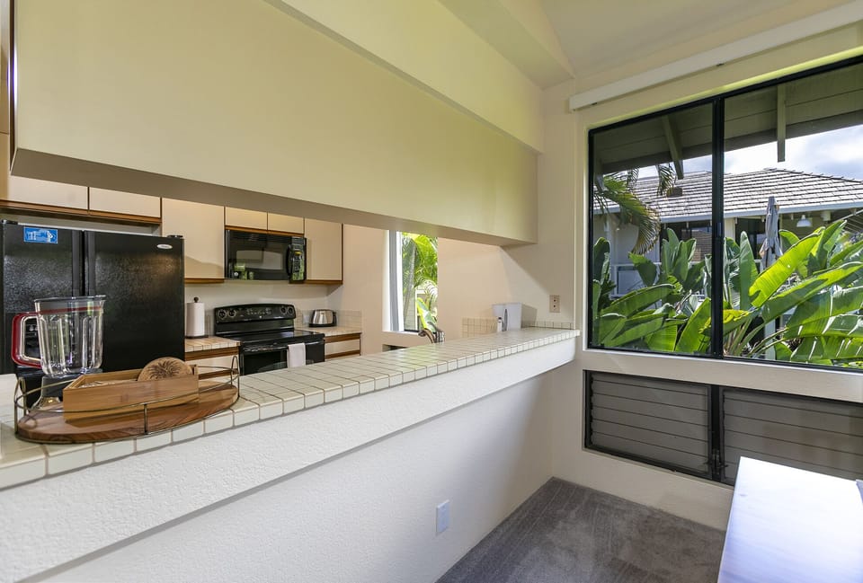 Kitchen Open to the Dining Room~ Great for Entertaining!