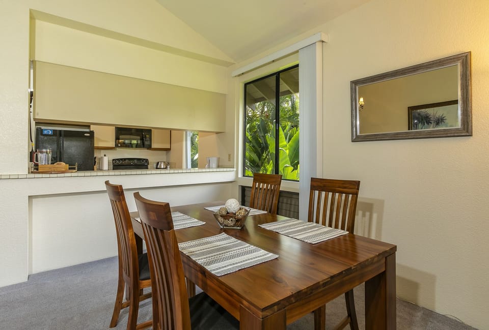 Dining Area with Seating for Four People