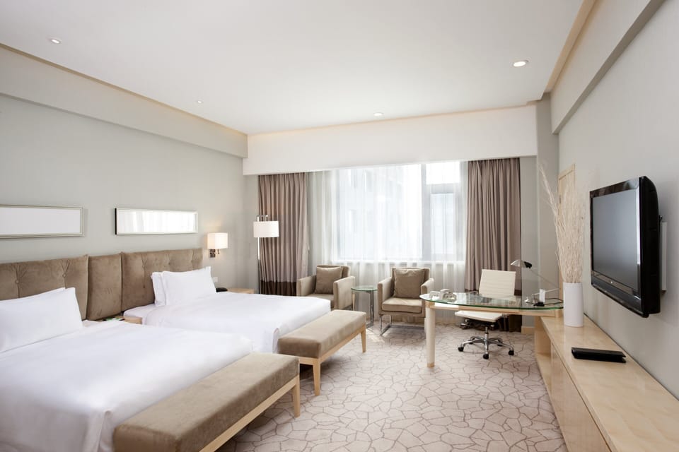 Down comforters, minibar, in-room safe, desk