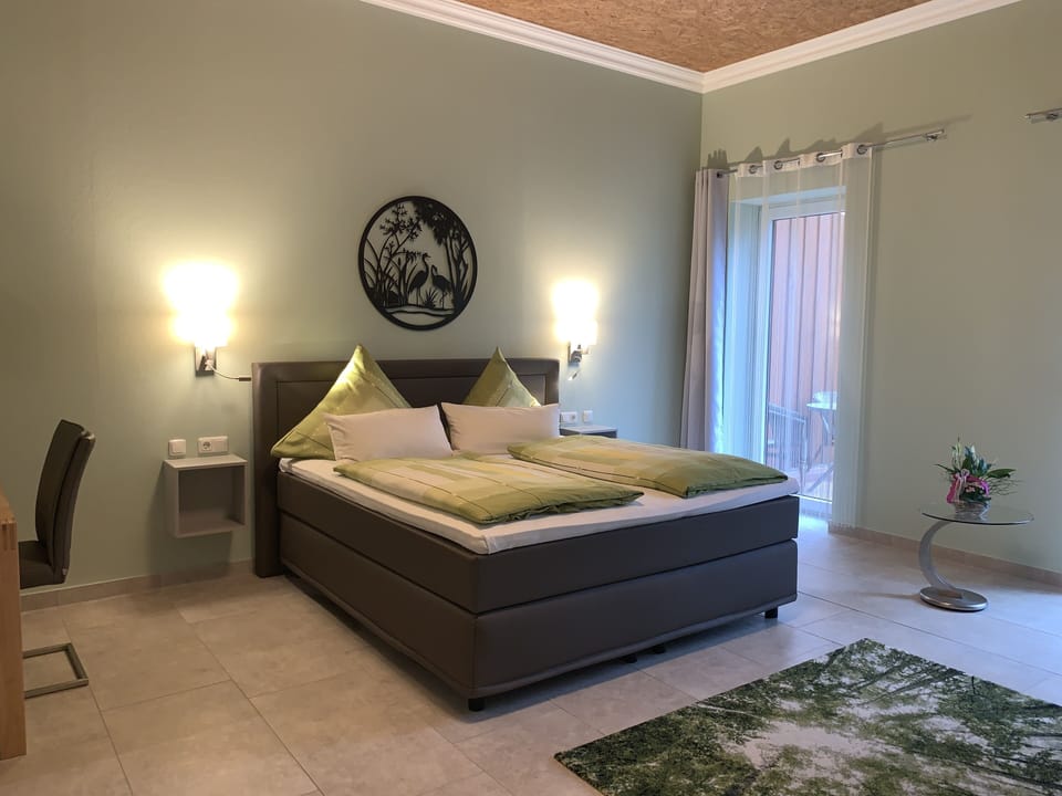 Studio Suite, Garden View | Pillowtop beds, individually decorated, individually furnished, desk