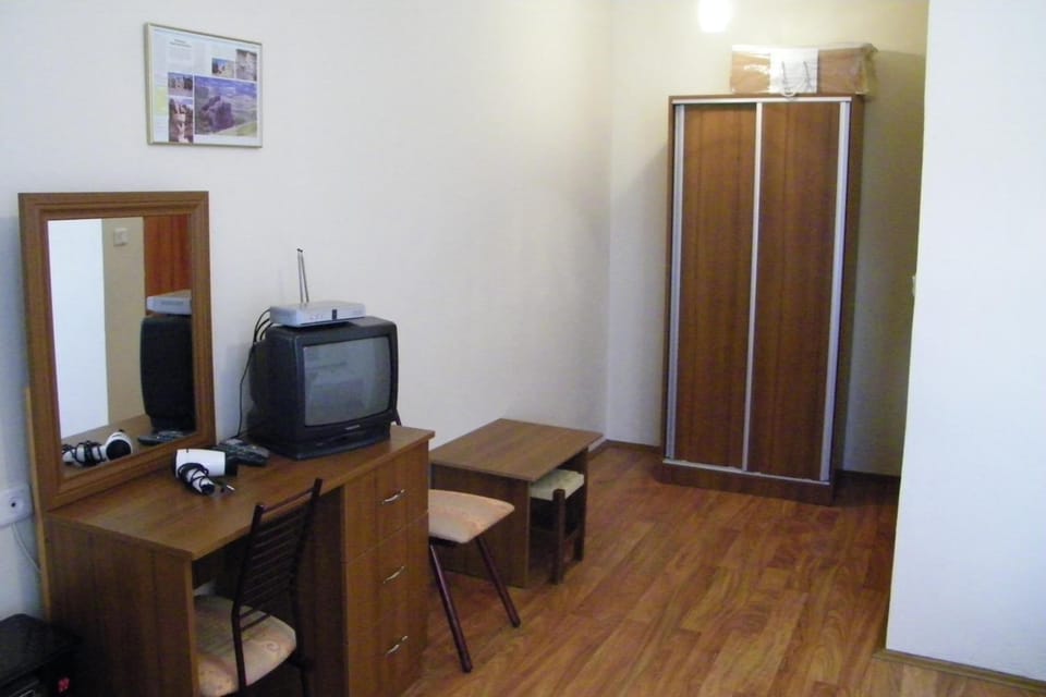 In-room safe, desk, soundproofing, iron/ironing board (on request)