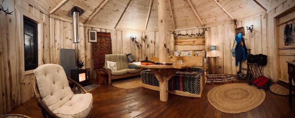 Cabin (Daisy Roundhouse Yurt)