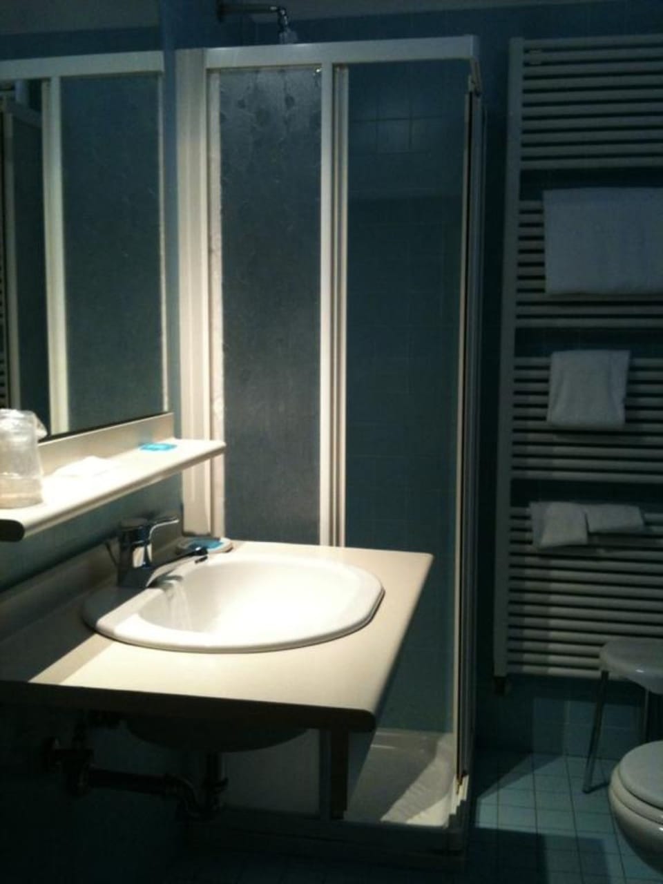 Shower, free toiletries, hair dryer, bidet