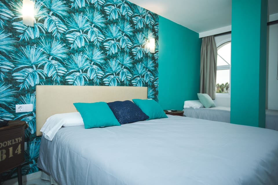 Triple Room | 20 bedrooms, desk, cribs/infant beds, free WiFi