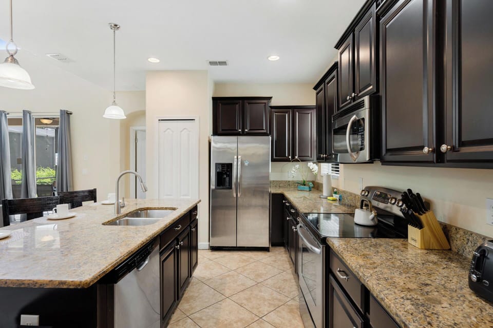 Kitchen (Angle)