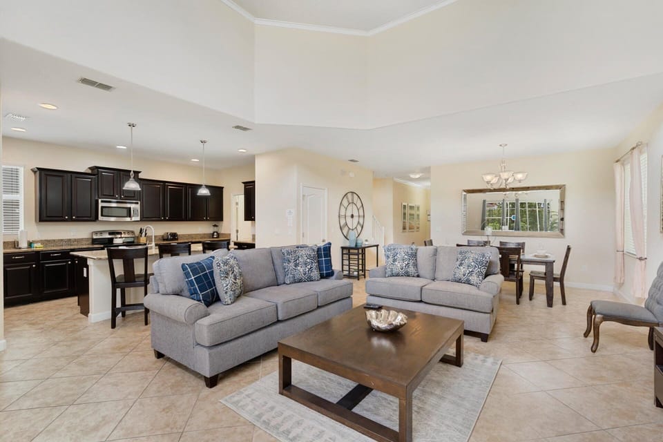 Living Room/Kitchen