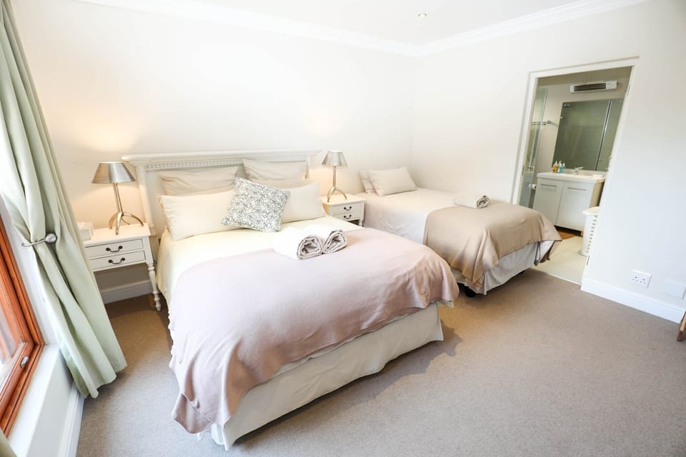 2nd Bedroom en-suite