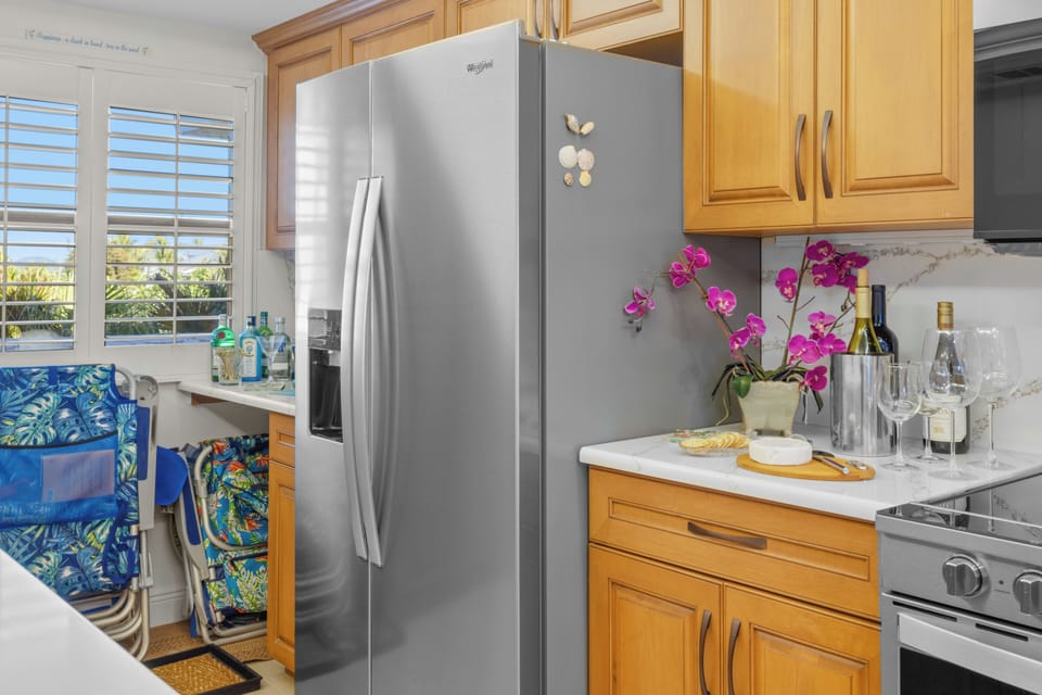 Kitchen with ample space for entertaining and to store Beach chairs.