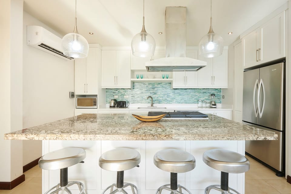 Kitchen - Modern full equipped kitchen