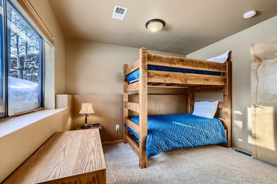 MS753 Third Bedroom