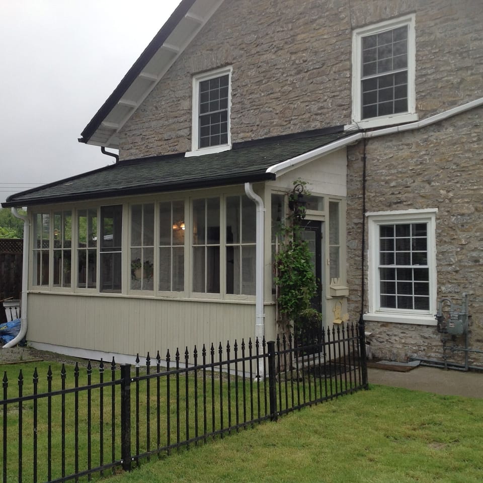 the side porch perfect for coffee or drinks..belonging to Curricle