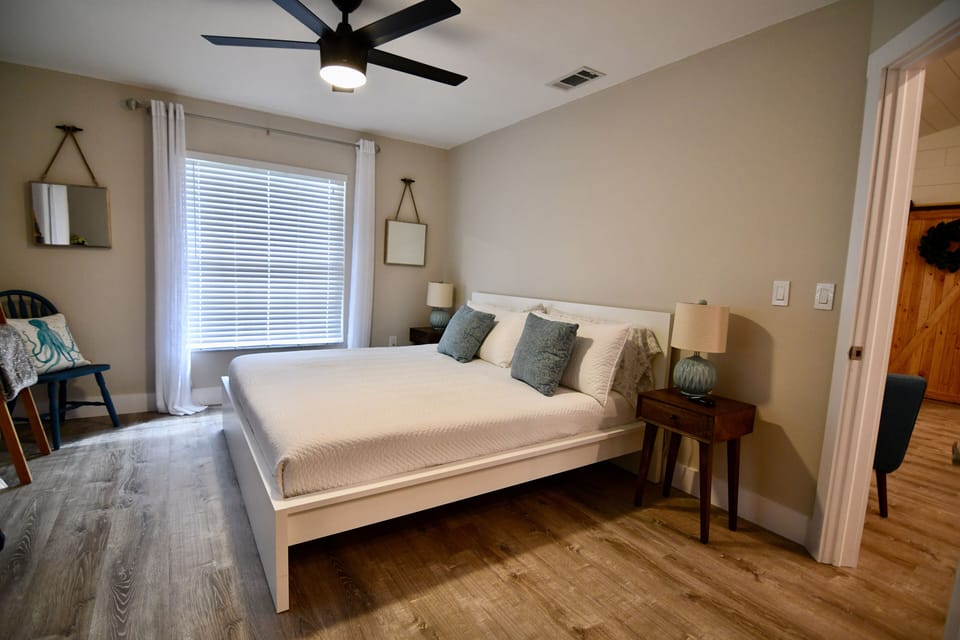 Master bedroom with king size bed 
