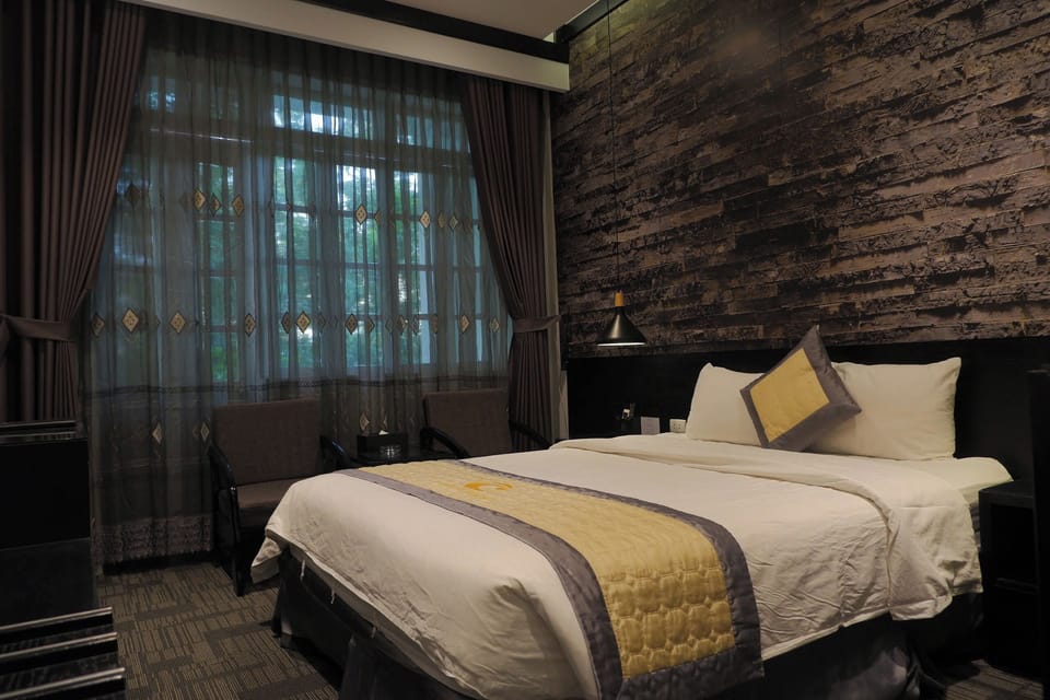 Deluxe Double Room, Balcony | Minibar, in-room safe, desk, soundproofing