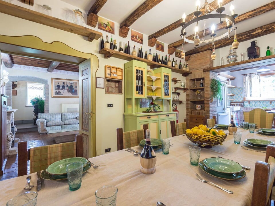 Green, Property, Building, Interior Design, Room, House, Real Estate, Ceiling, Table, Furniture